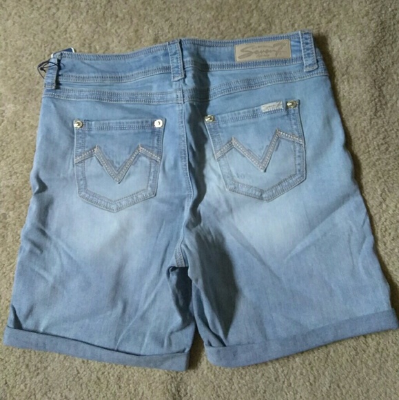 Seven7 Destressd Jean Shorts - Picture 7 of 7